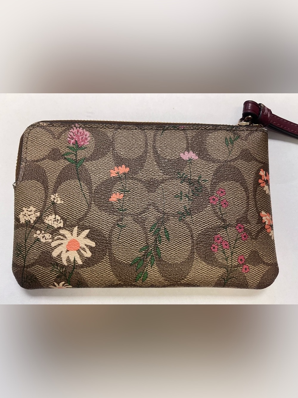 Coach C8732 Signature Canvas Wildflower Floral Corner Zip Wristlet - Picture 2 of 8
